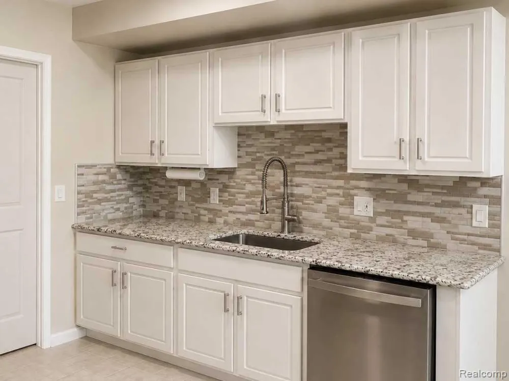 54601 Monarch Drive Shelby Charter Township, MI 48316