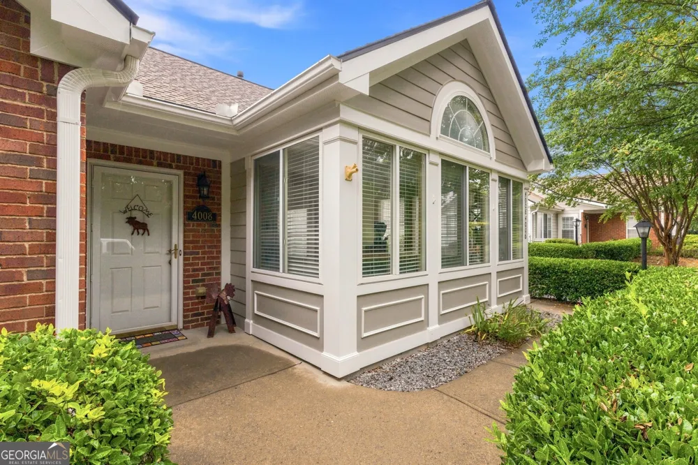 4008 Vineyards LN NW Kennesaw, GA 30144