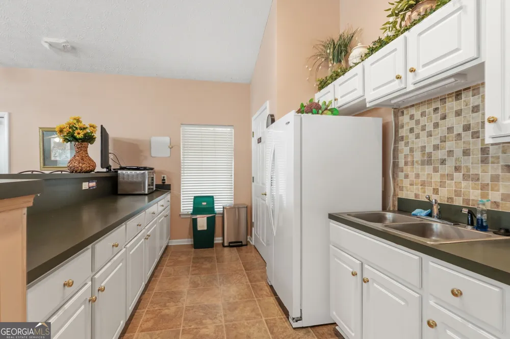 4008 Vineyards LN NW Kennesaw, GA 30144