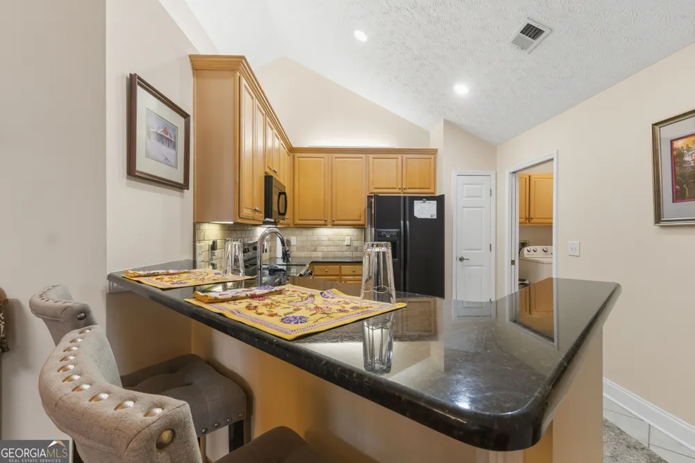 4008 Vineyards LN NW Kennesaw, GA 30144