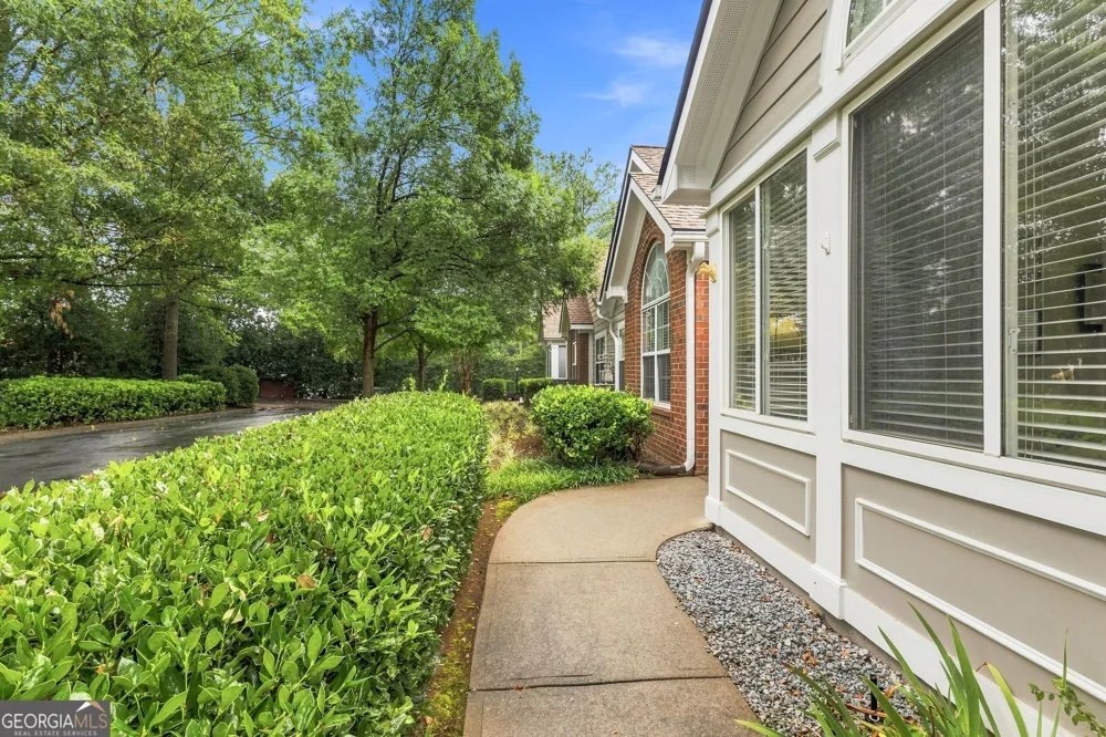 4008 Vineyards LN NW Kennesaw, GA 30144