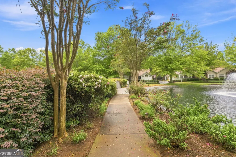 4008 Vineyards LN NW Kennesaw, GA 30144