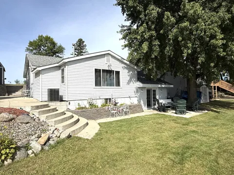 1906 County Road 5 NW