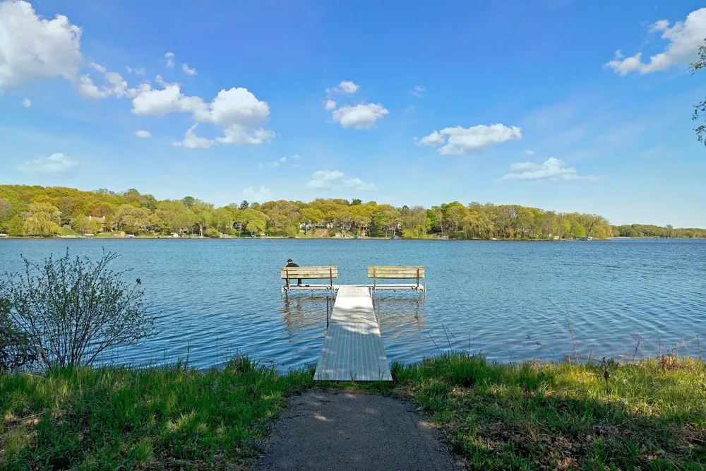 180 Cascade Court Chanhassen, MN 55317