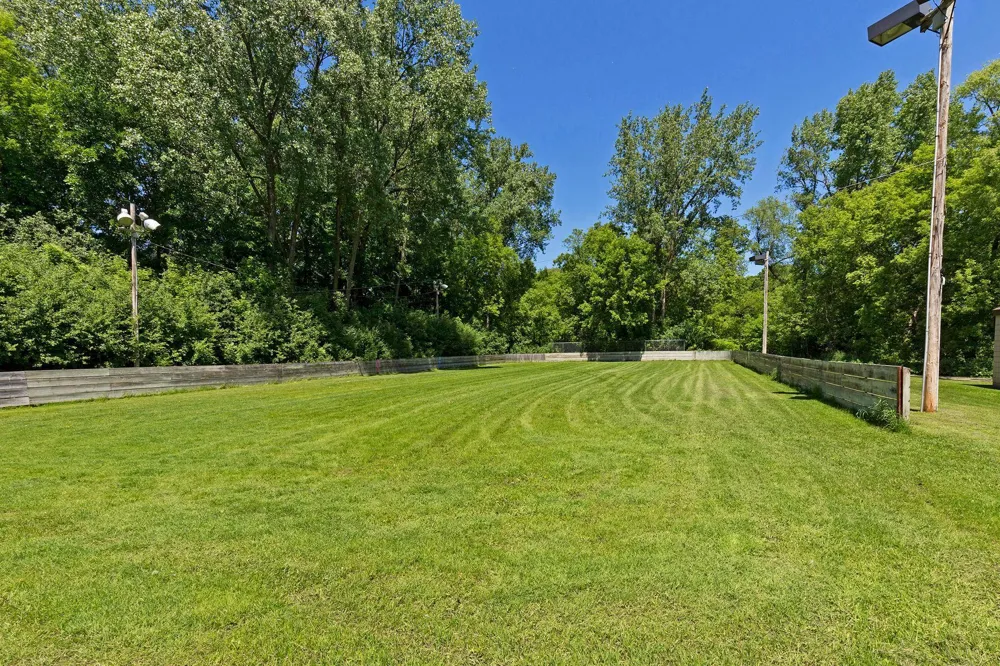 180 Cascade Court Chanhassen, MN 55317