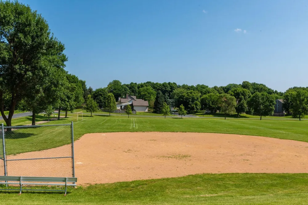 180 Cascade Court Chanhassen, MN 55317