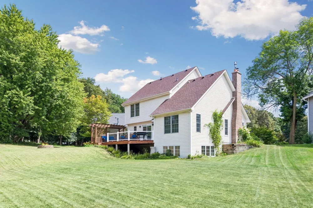 180 Cascade Court Chanhassen, MN 55317