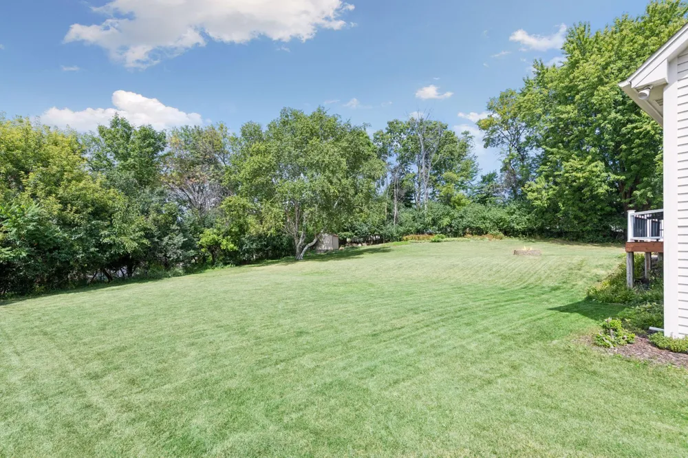 180 Cascade Court Chanhassen, MN 55317