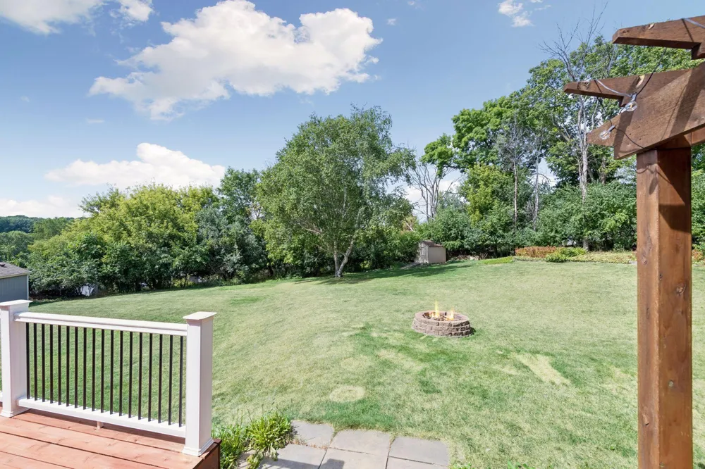 180 Cascade Court Chanhassen, MN 55317