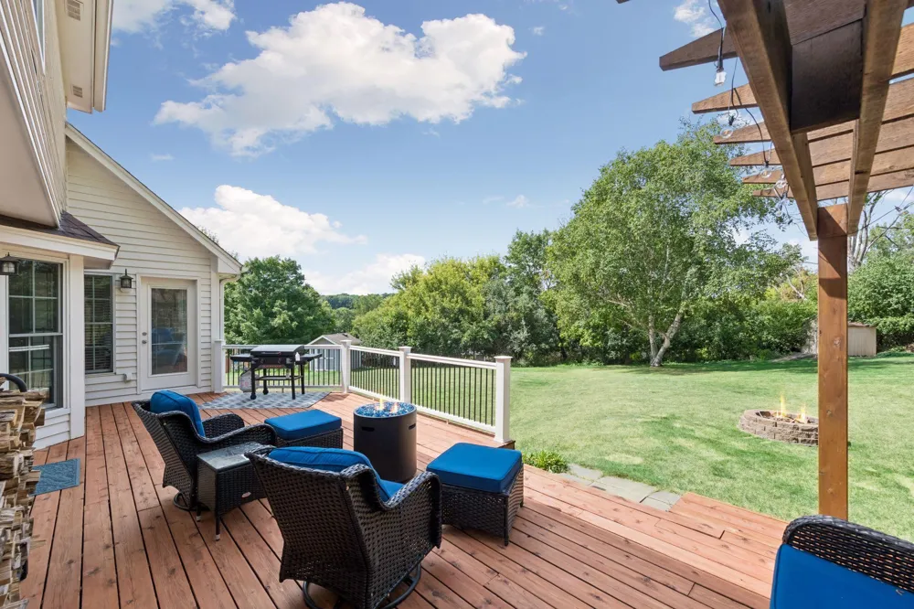 180 Cascade Court Chanhassen, MN 55317