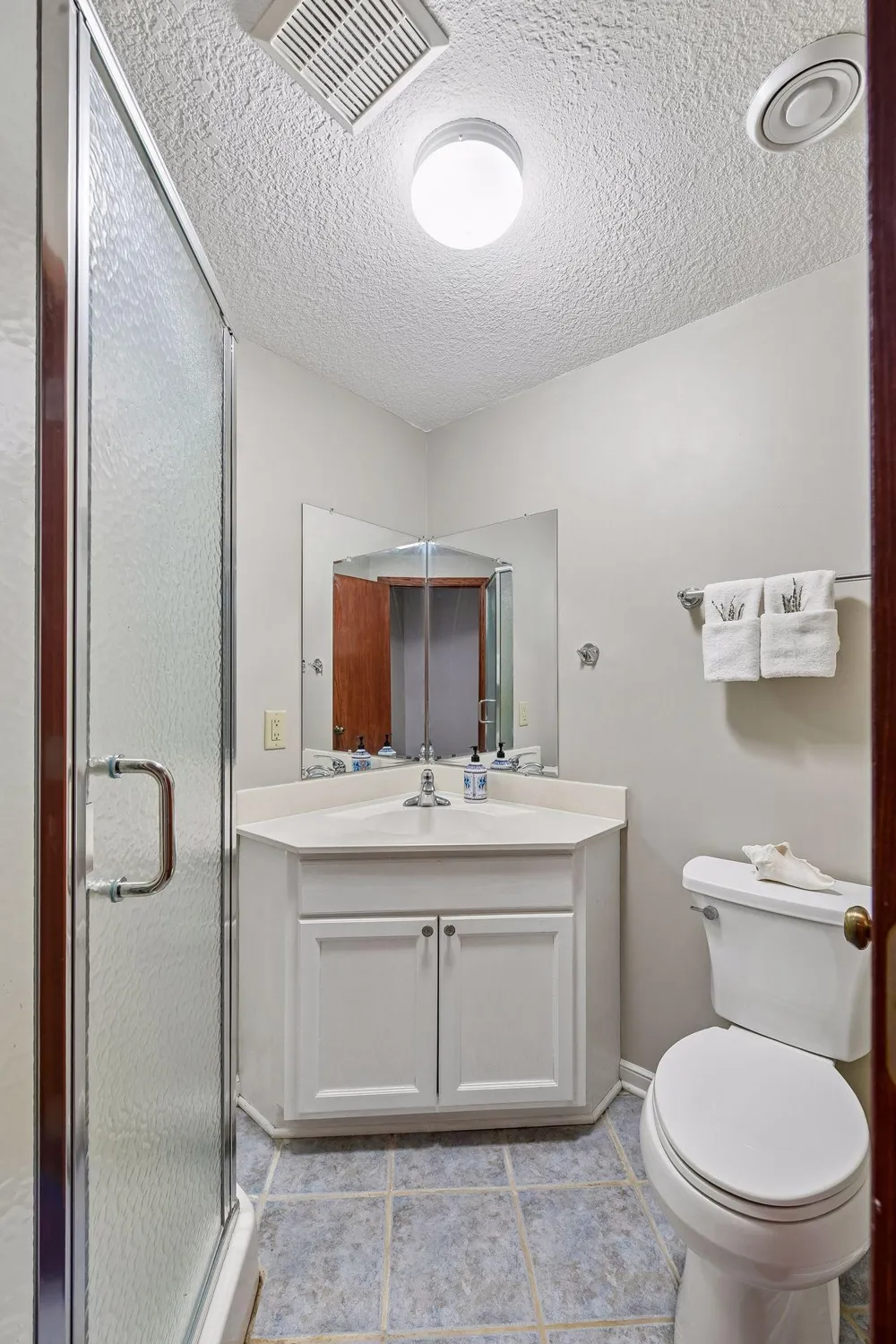 180 Cascade Court Chanhassen, MN 55317