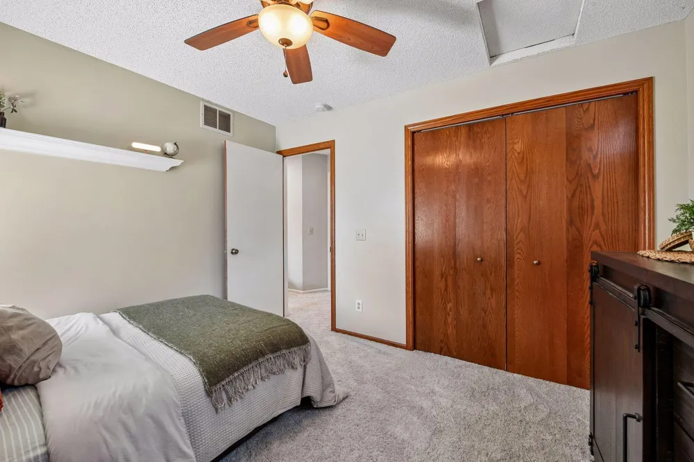 180 Cascade Court Chanhassen, MN 55317