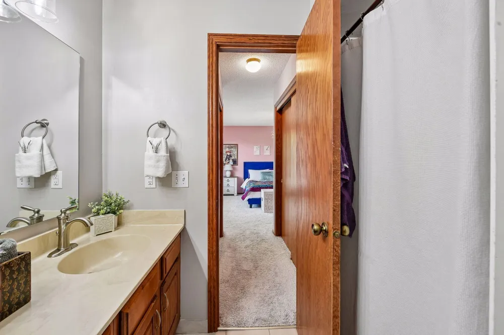 180 Cascade Court Chanhassen, MN 55317