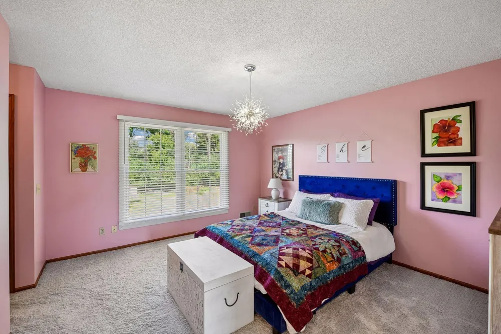 180 Cascade Court Chanhassen, MN 55317