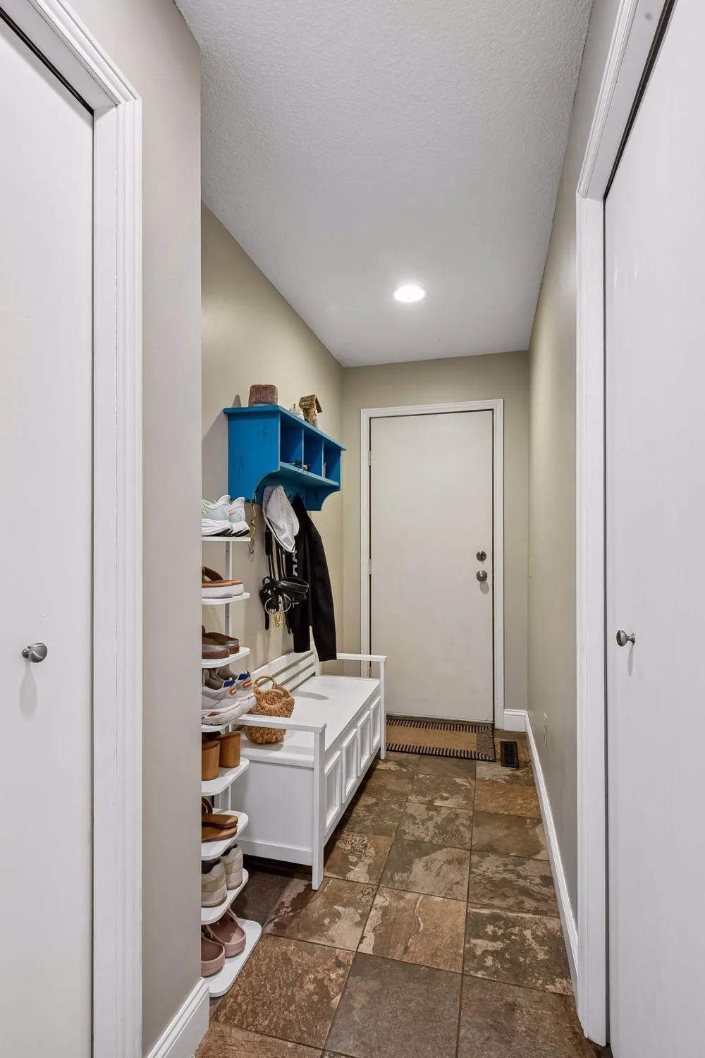 180 Cascade Court Chanhassen, MN 55317