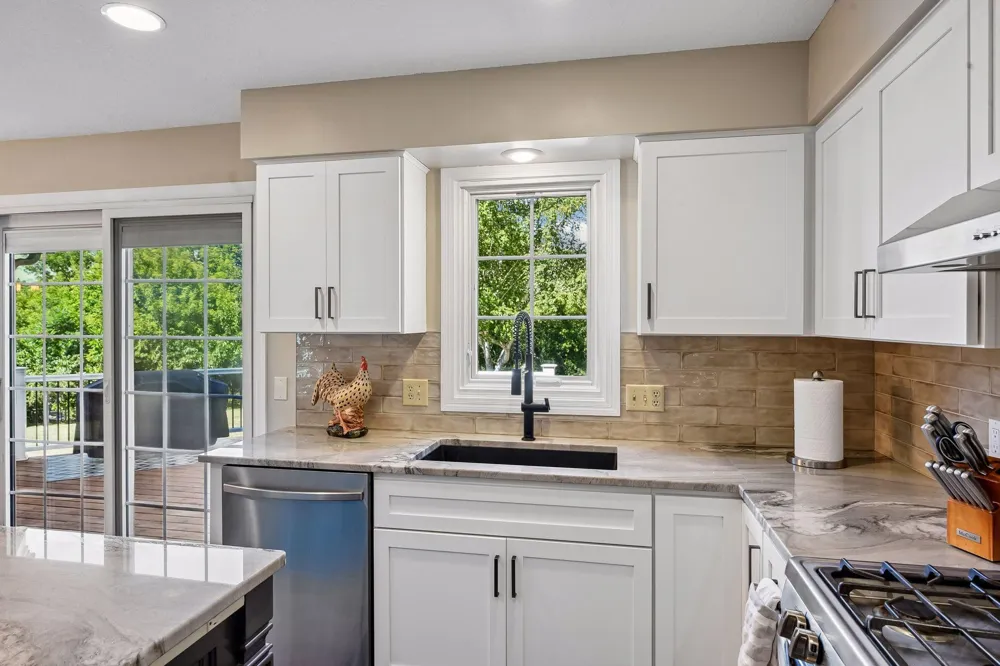 180 Cascade Court Chanhassen, MN 55317