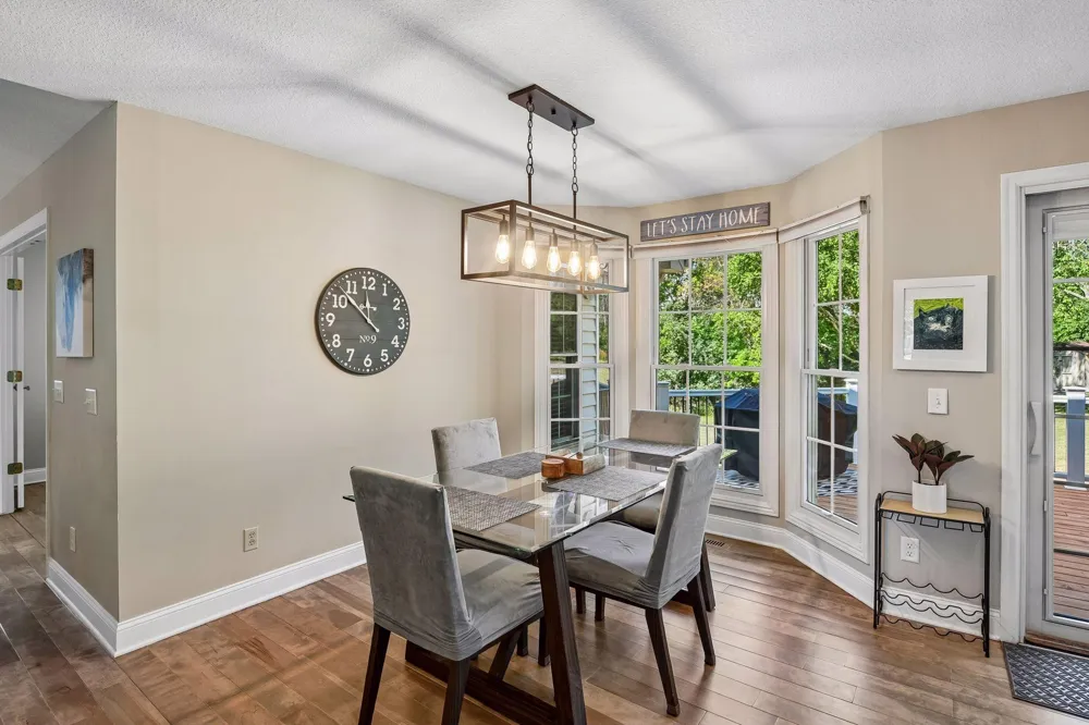 180 Cascade Court Chanhassen, MN 55317