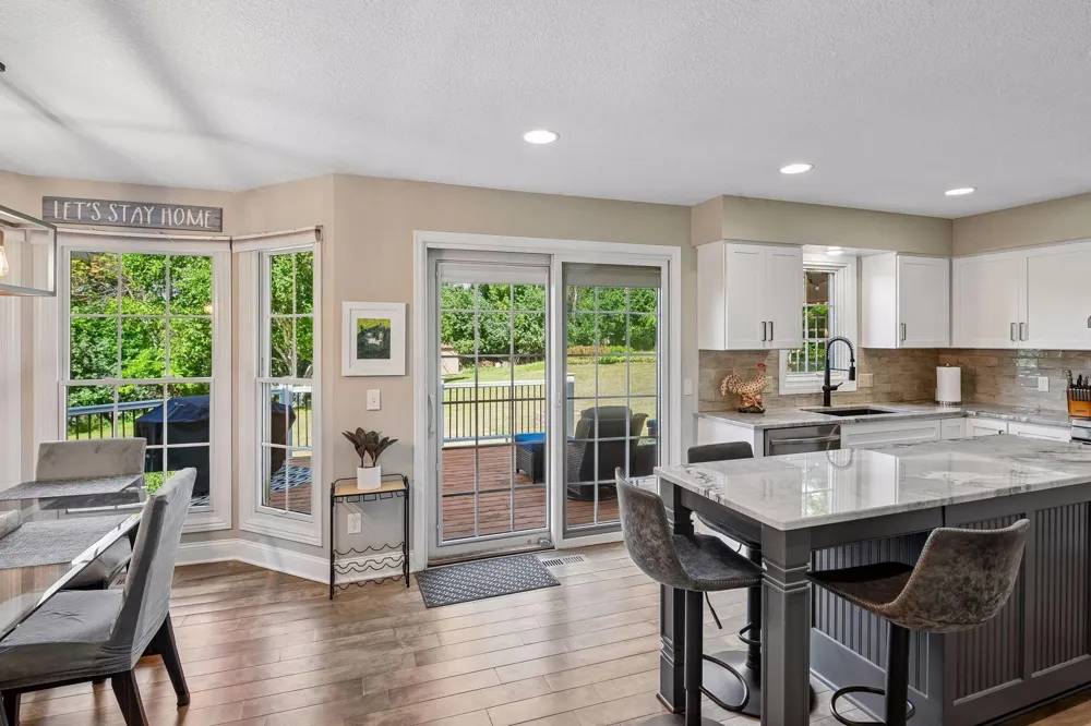 180 Cascade Court Chanhassen, MN 55317
