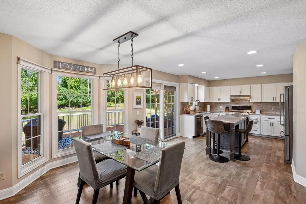 180 Cascade Court Chanhassen, MN 55317