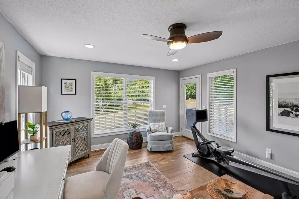 180 Cascade Court Chanhassen, MN 55317