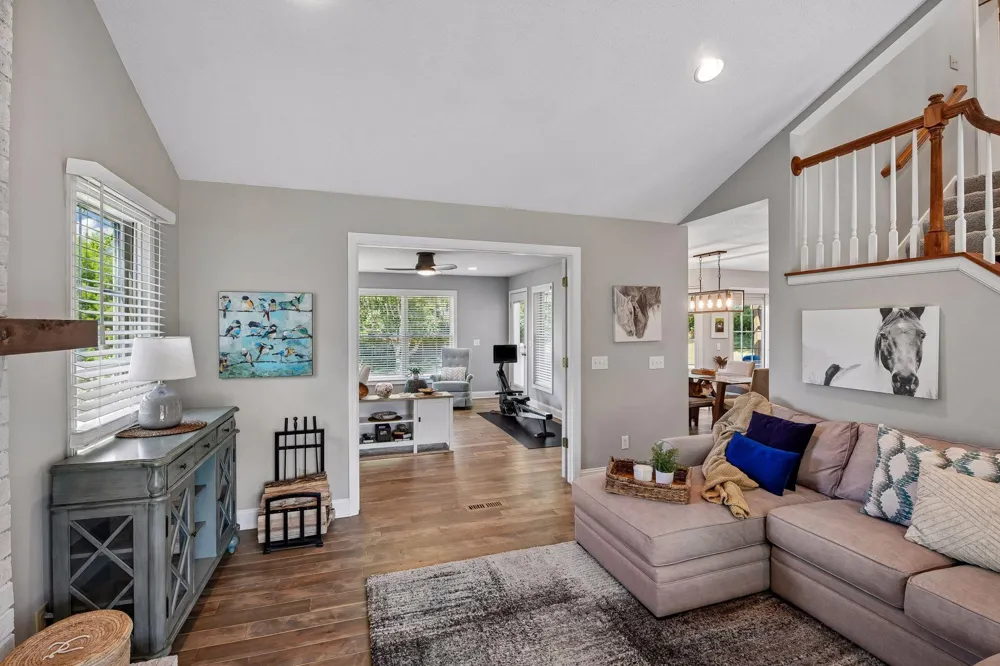 180 Cascade Court Chanhassen, MN 55317