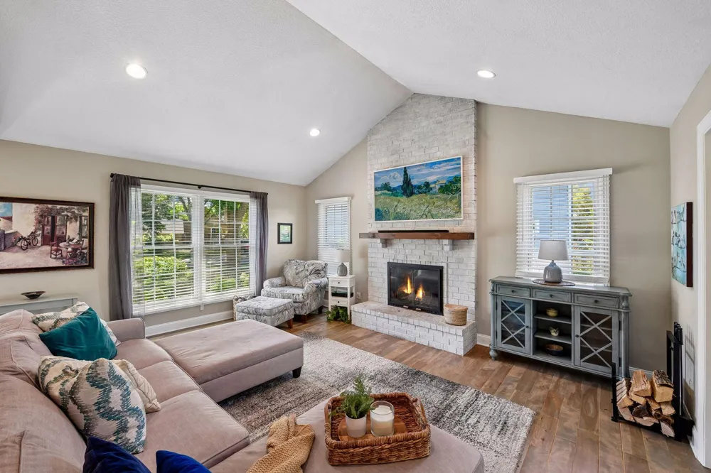180 Cascade Court Chanhassen, MN 55317