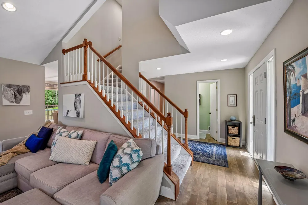 180 Cascade Court Chanhassen, MN 55317