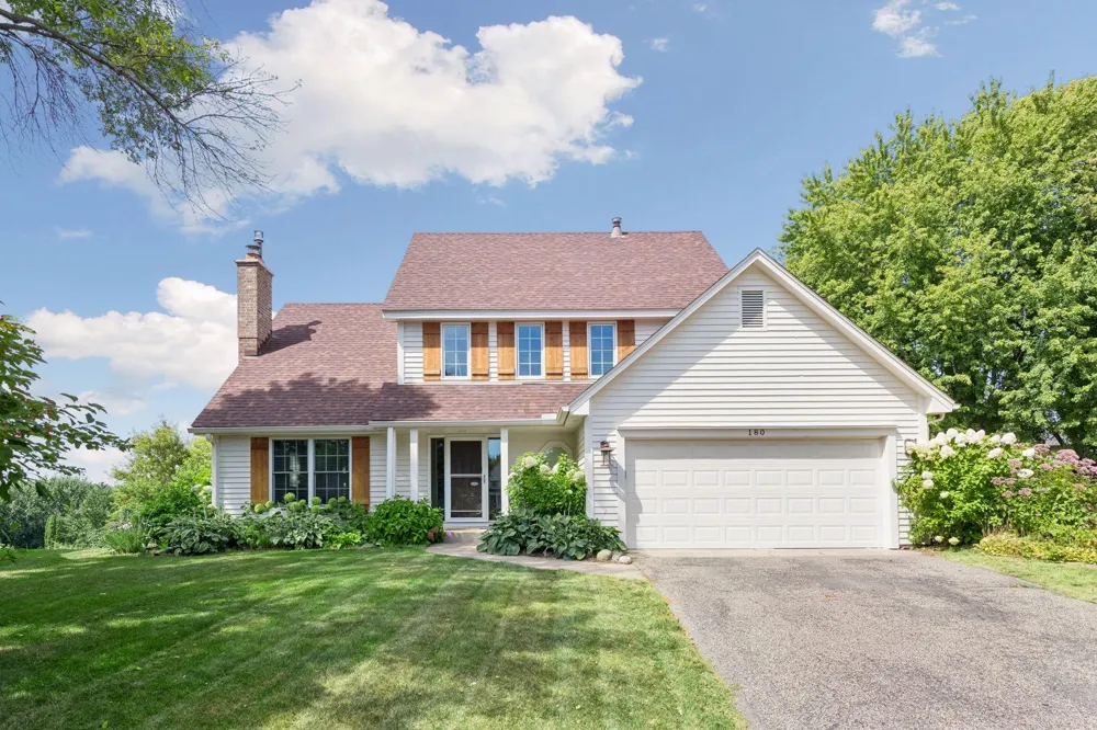 180 Cascade Court Chanhassen, MN 55317