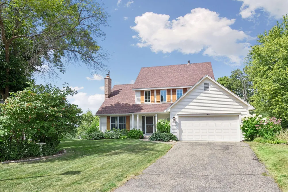 180 Cascade Court Chanhassen, MN 55317