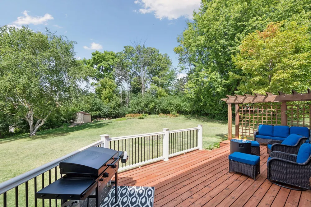 180 Cascade Court Chanhassen, MN 55317
