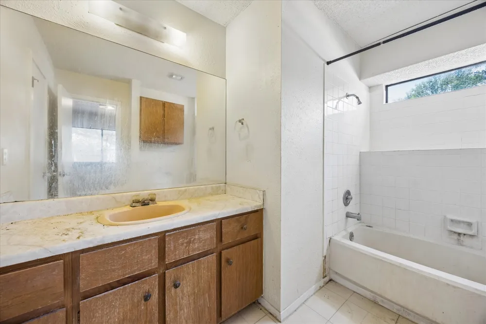 7701 Wakefield Drive Austin, TX 78749
