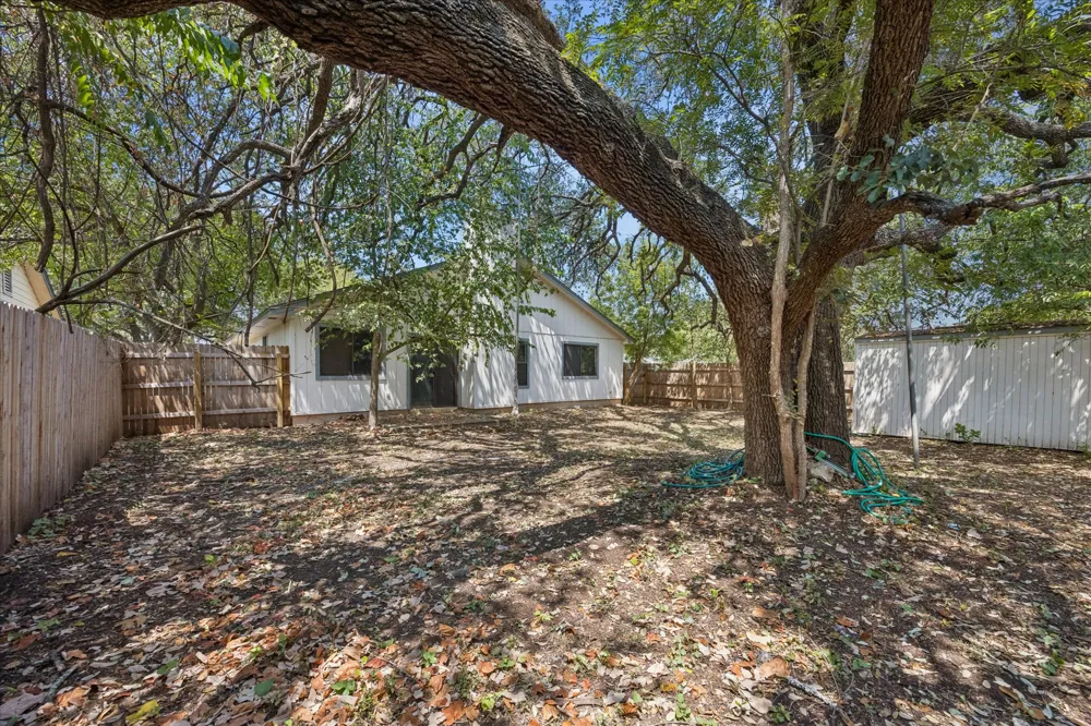 7701 Wakefield Drive Austin, TX 78749