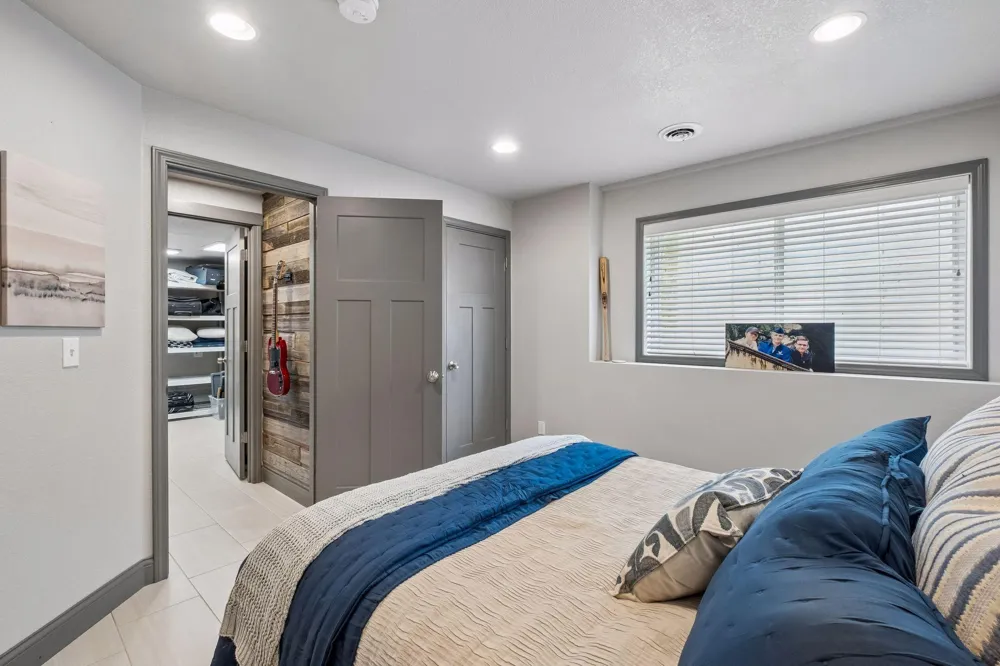 2374 Molnau Court Chaska, MN 55318