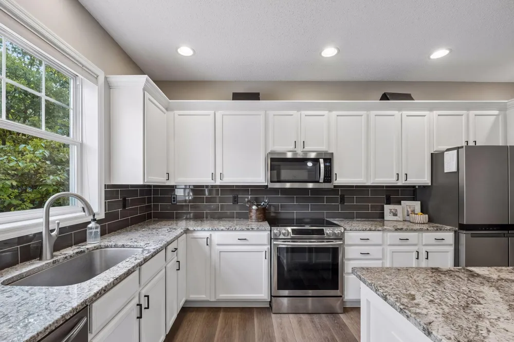 2374 Molnau Court Chaska, MN 55318