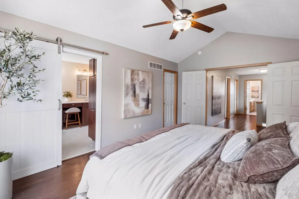 2374 Molnau Court Chaska, MN 55318