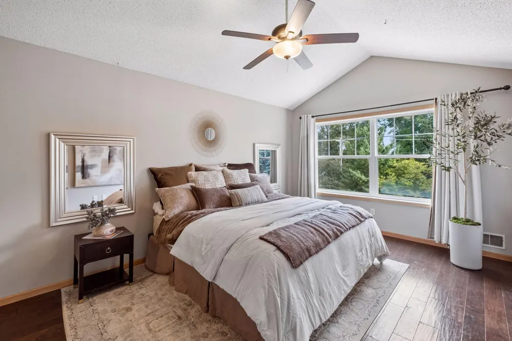 2374 Molnau Court Chaska, MN 55318