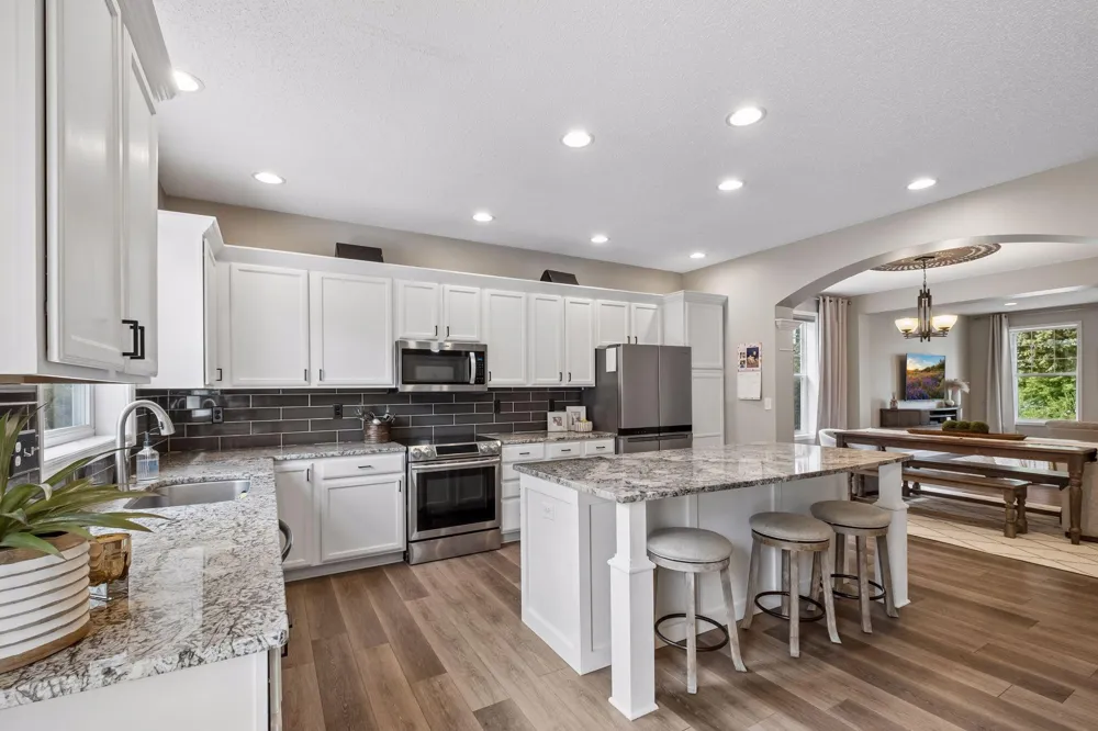 2374 Molnau Court Chaska, MN 55318