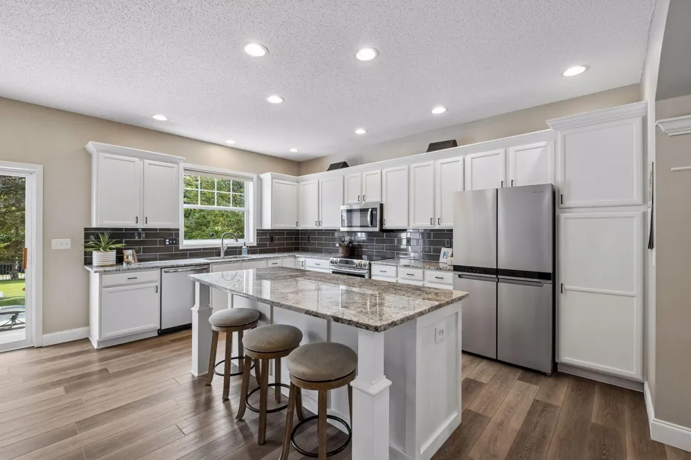 2374 Molnau Court Chaska, MN 55318