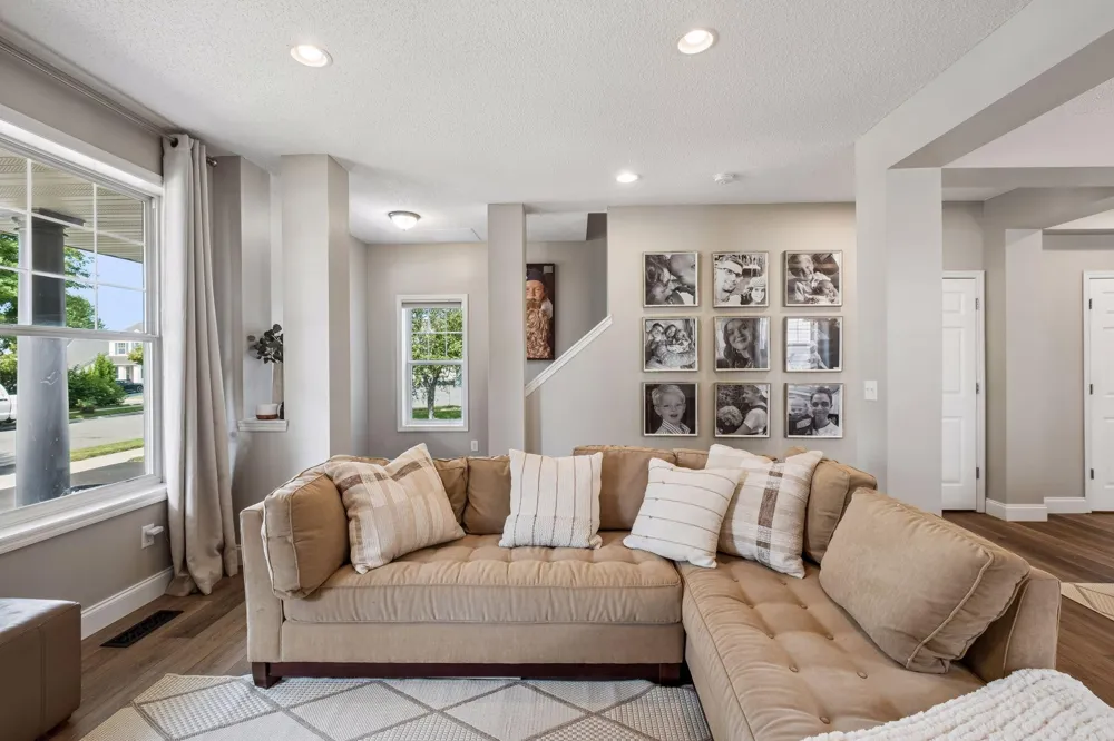 2374 Molnau Court Chaska, MN 55318