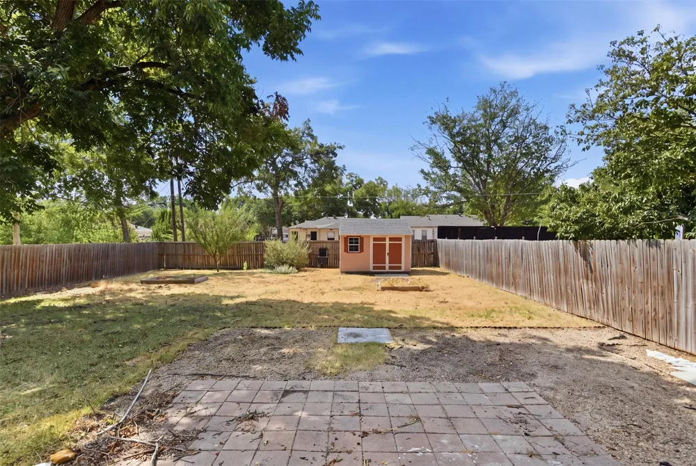 852 Lilac Drive Garland, TX 75040