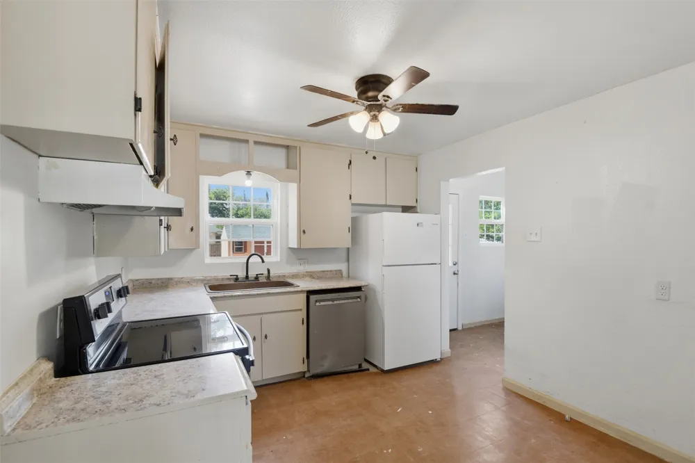 852 Lilac Drive Garland, TX 75040