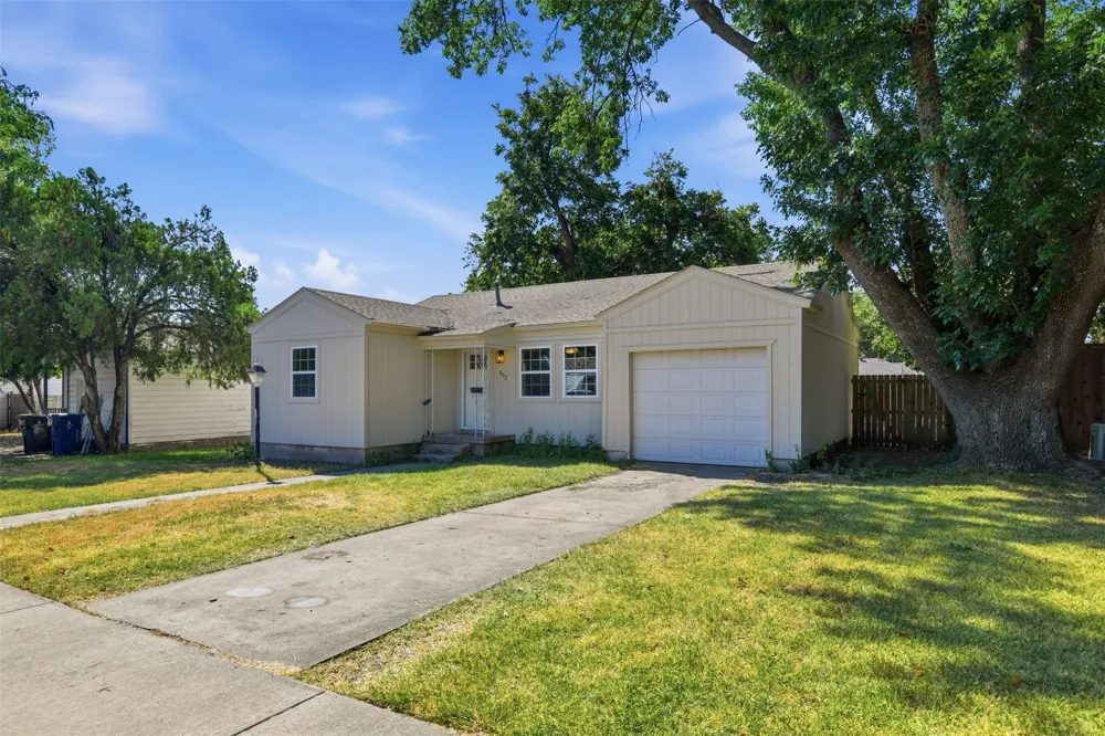 852 Lilac Drive Garland, TX 75040
