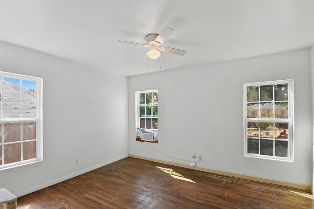 852 Lilac Drive Garland, TX 75040