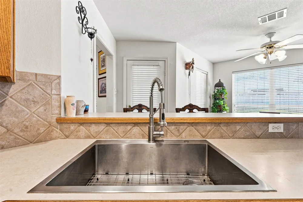 1209 Heatherwood Hewitt, TX 76643