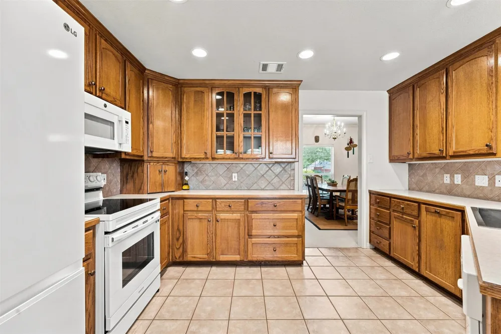 1209 Heatherwood Hewitt, TX 76643