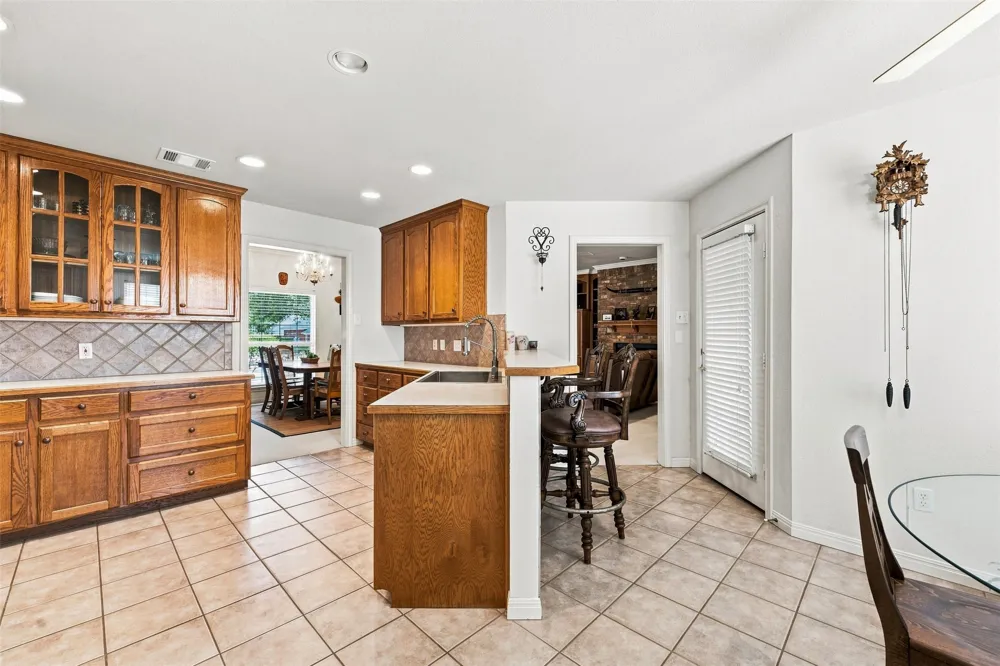 1209 Heatherwood Hewitt, TX 76643