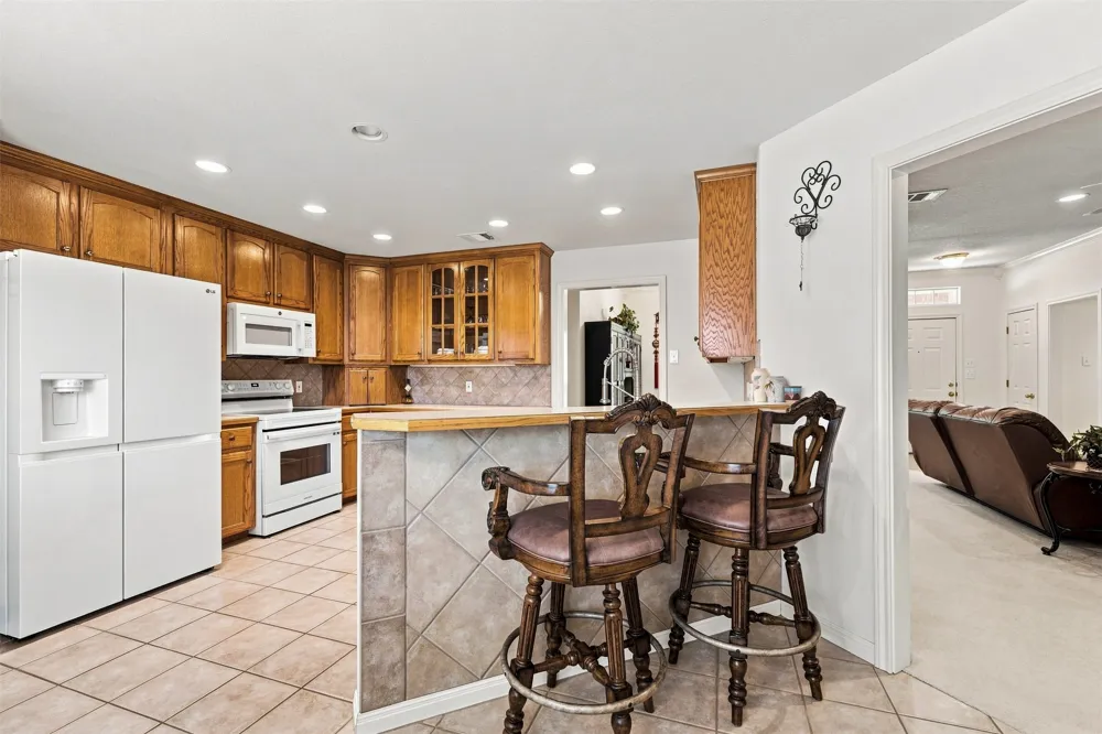 1209 Heatherwood Hewitt, TX 76643