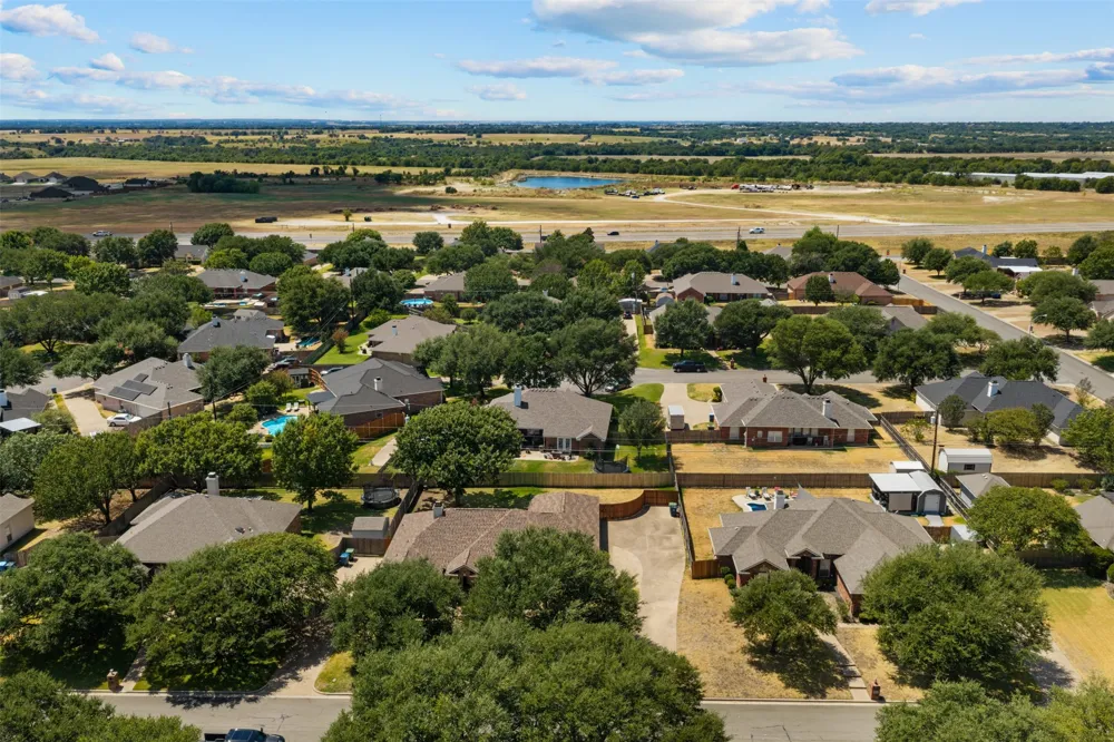 1209 Heatherwood Hewitt, TX 76643