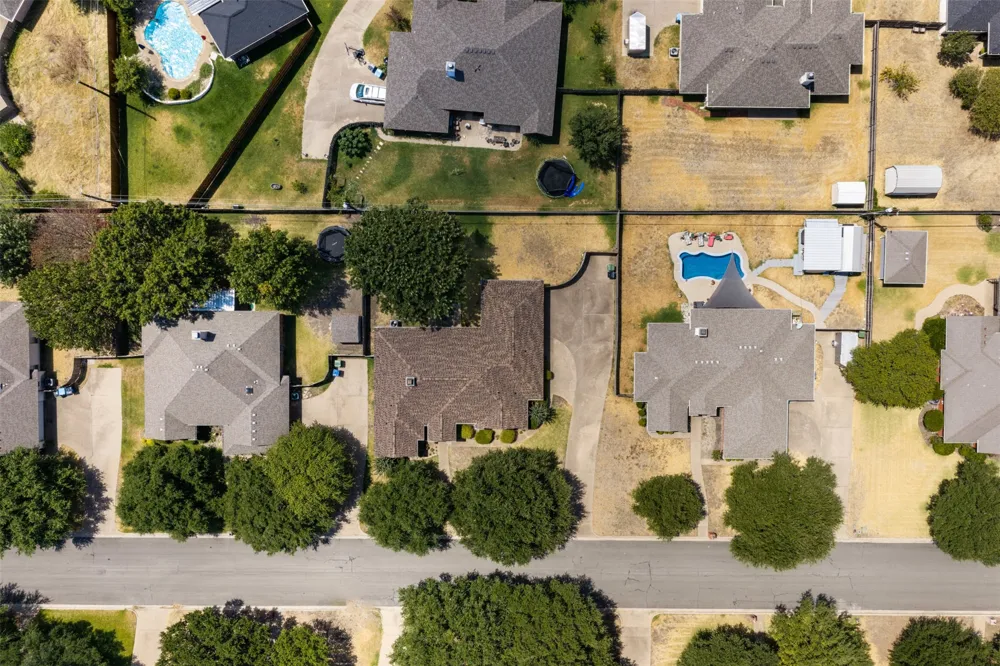 1209 Heatherwood Hewitt, TX 76643