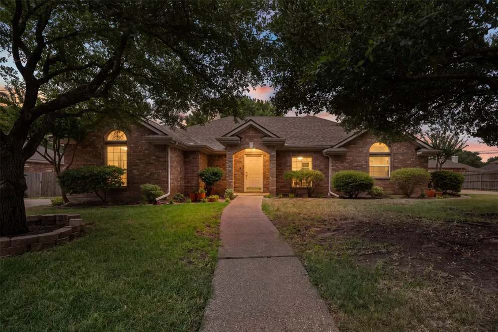 1209 Heatherwood Hewitt, TX 76643
